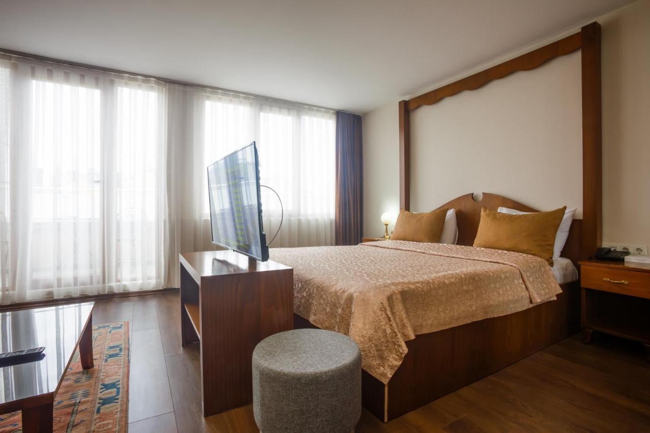 P Galata Hotel - Special Category Истанбул Екстериор снимка