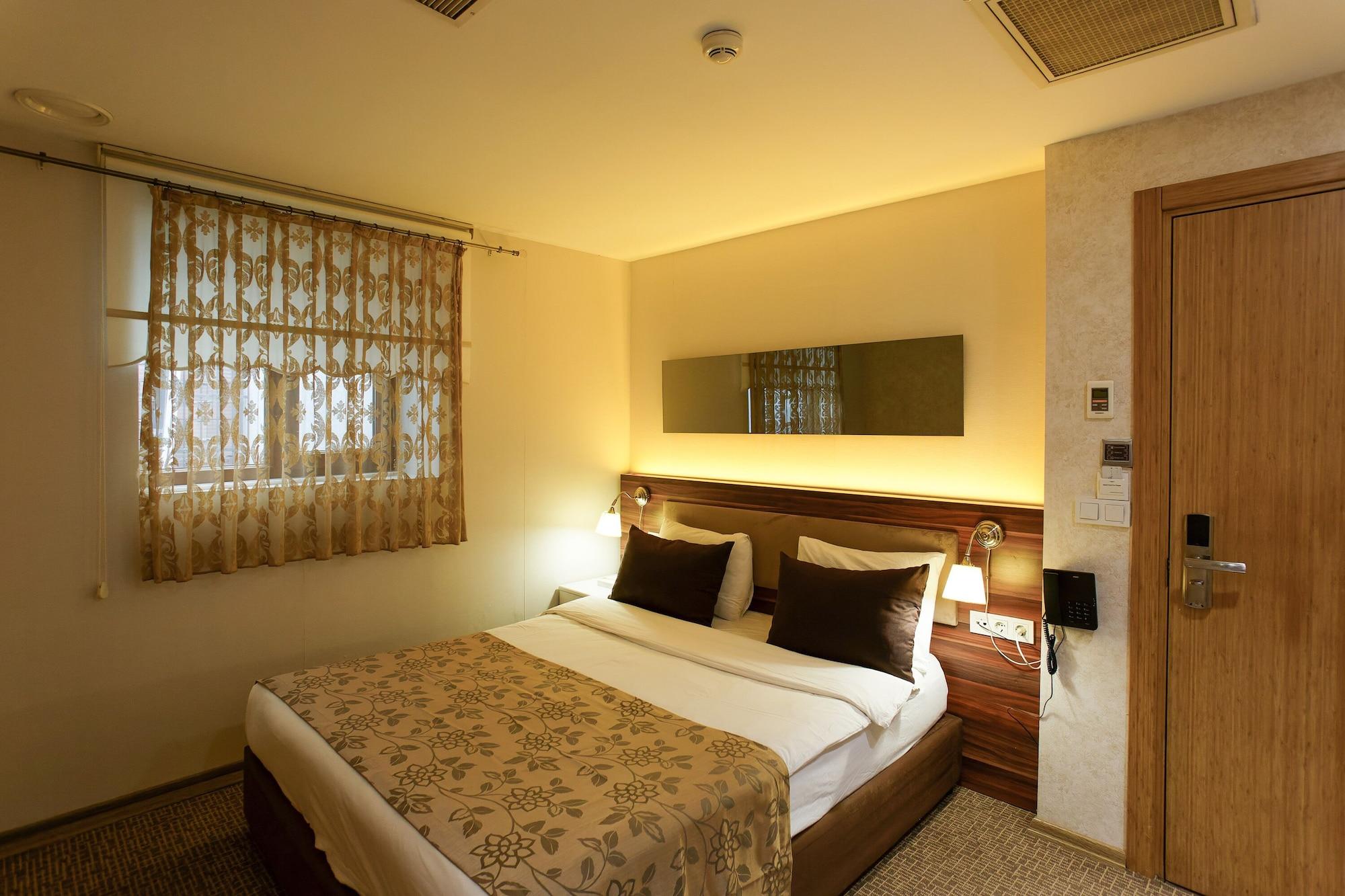 P Galata Hotel - Special Category Истанбул Екстериор снимка