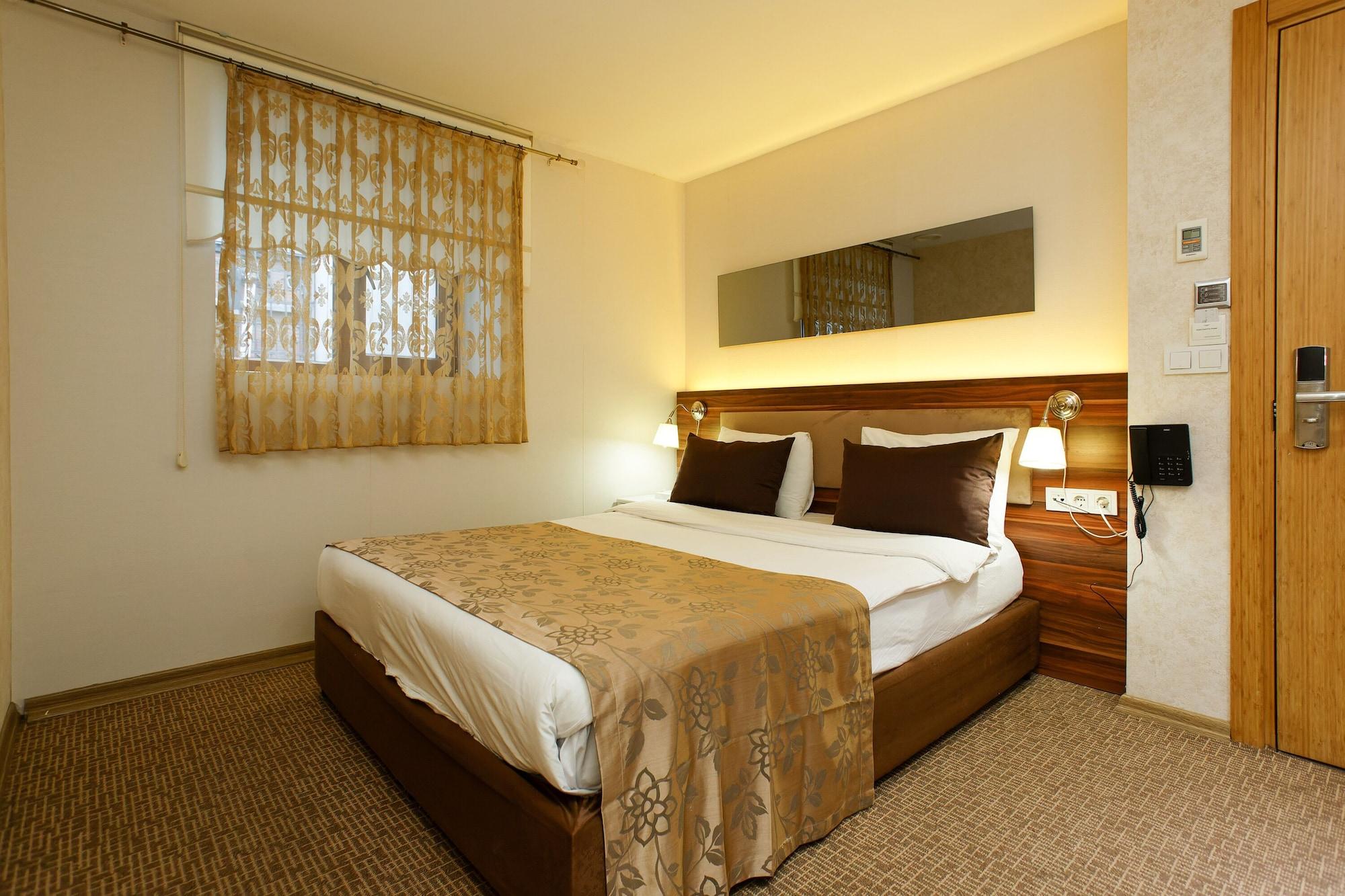 P Galata Hotel - Special Category Истанбул Екстериор снимка