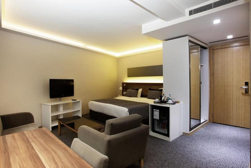 P Galata Hotel - Special Category Истанбул Екстериор снимка